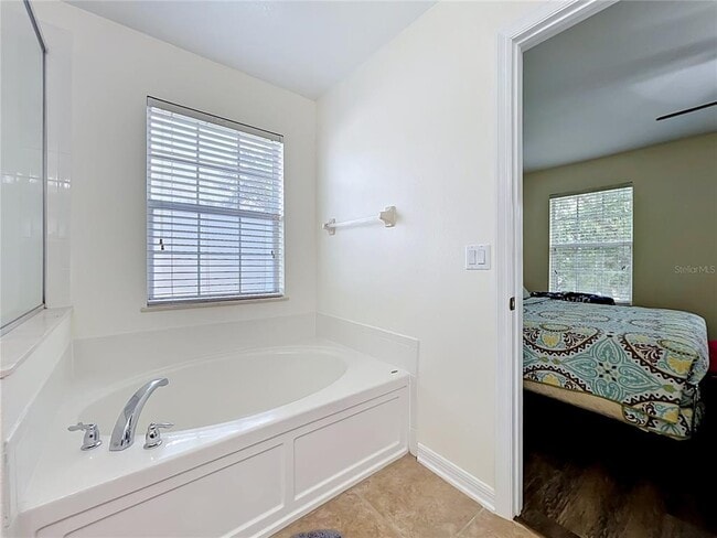Building Photo - 2826 Oakville Pl