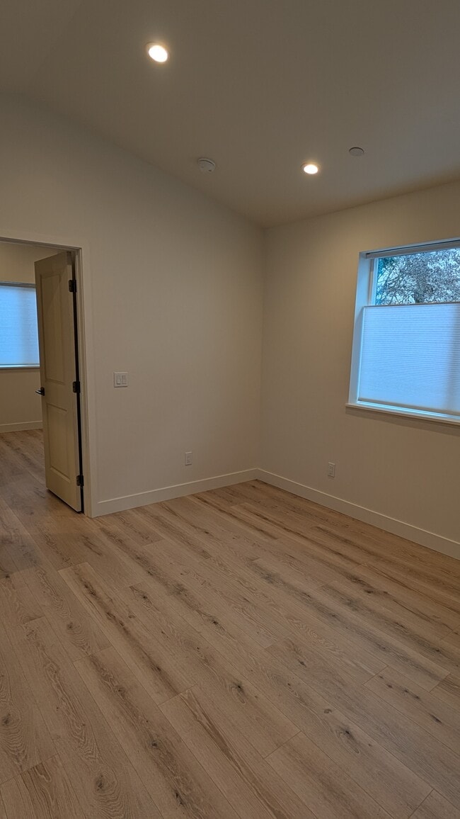 Building Photo - 1725 Spur Ridge Ln