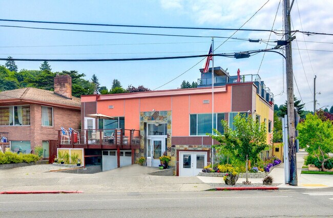 Building Photo - 2430 Alki Ave SW