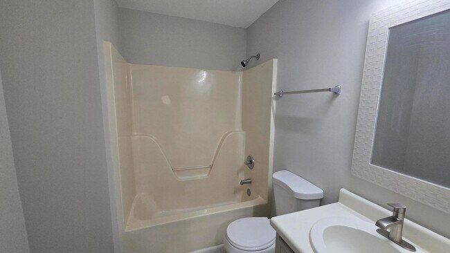Building Photo - 123 Moss Creek Dr
