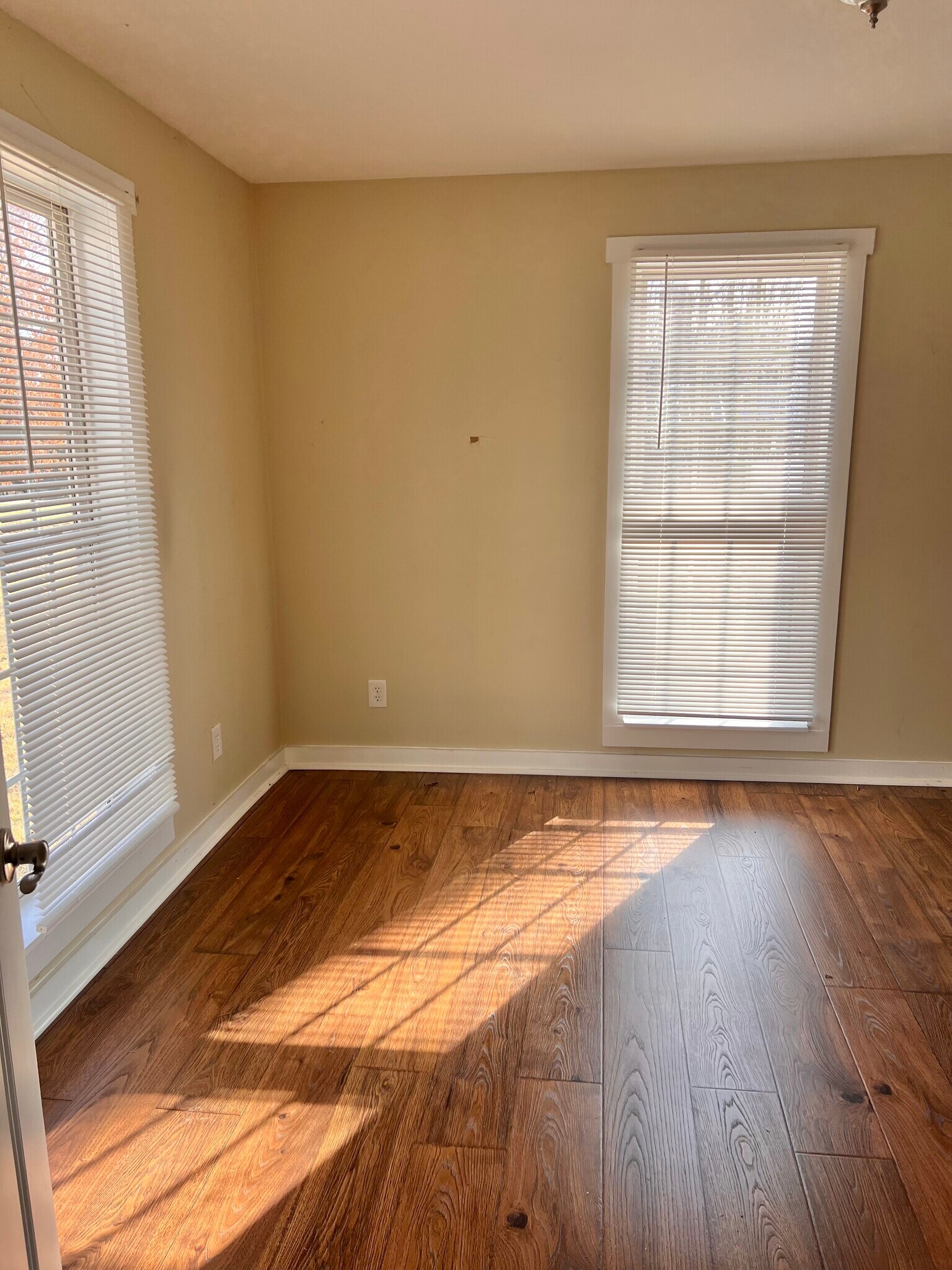 Building Photo - 1936 N Dixie Ave