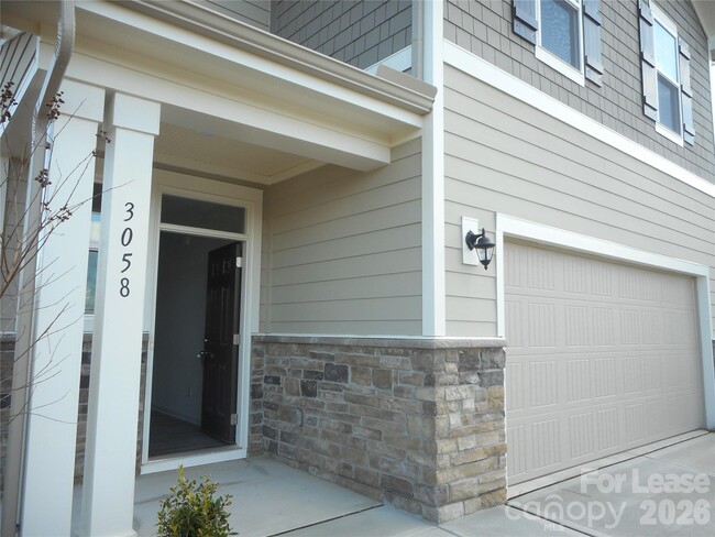 Building Photo - 3058 Eastcott Ave