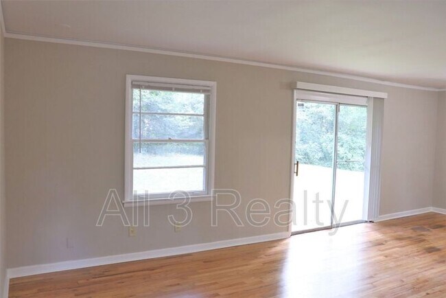 Building Photo - 939 Green Ridge Ct
