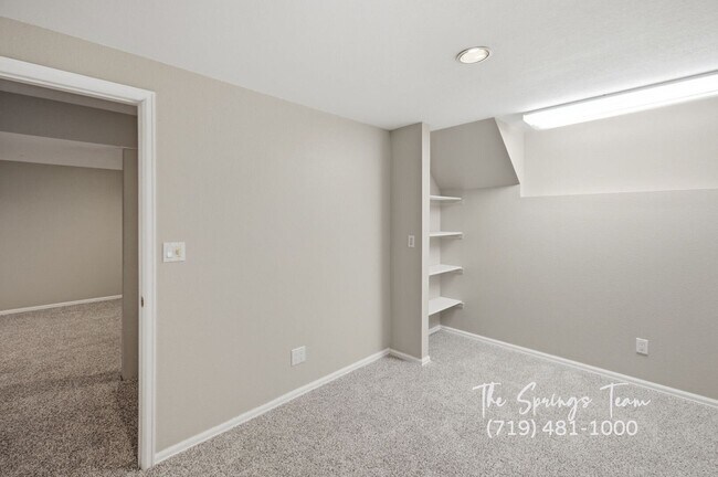 Building Photo - 3625 E Wade Ln