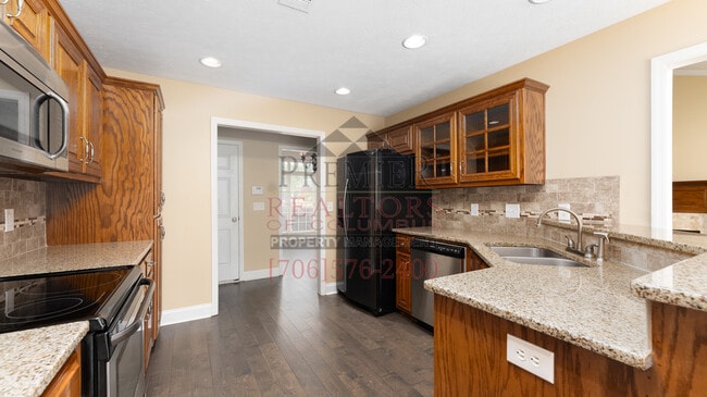 Building Photo - 41 Shadow Wood Ln