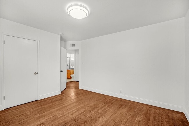 Building Photo - 3/1 Available Now Daly City