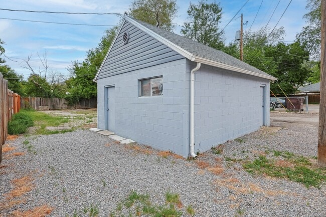 Building Photo - 722 S 700 E