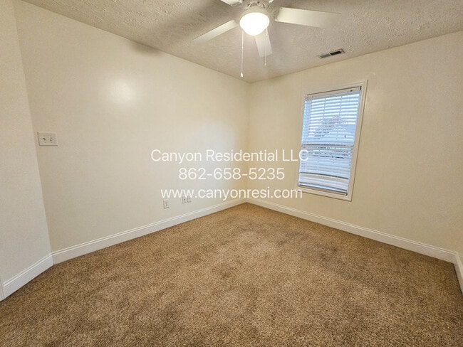 Building Photo - 658 Copper Creek Dr