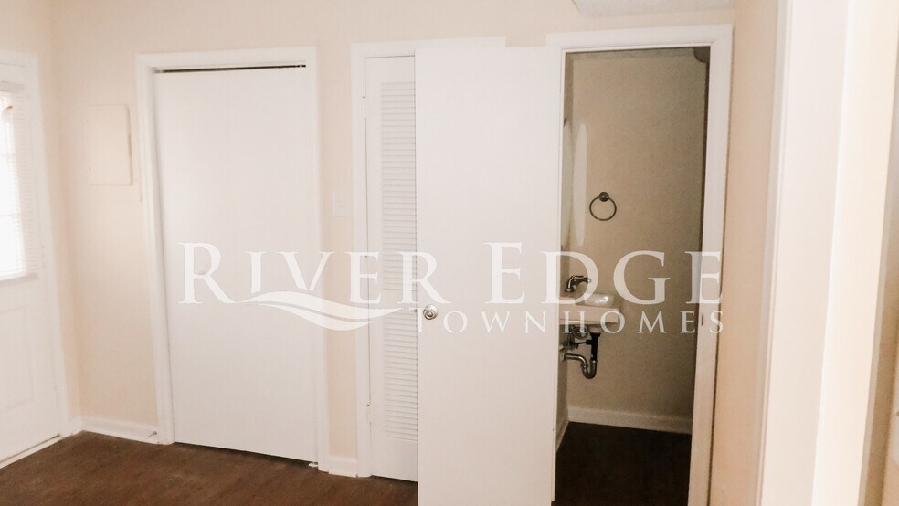 Half Bathroom - 506 Lusardi Dr