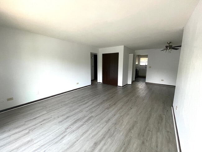 Building Photo - 1703 W Mansard Ln
