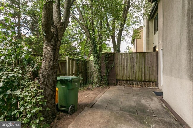 Building Photo - 4418 Roland Springs Dr