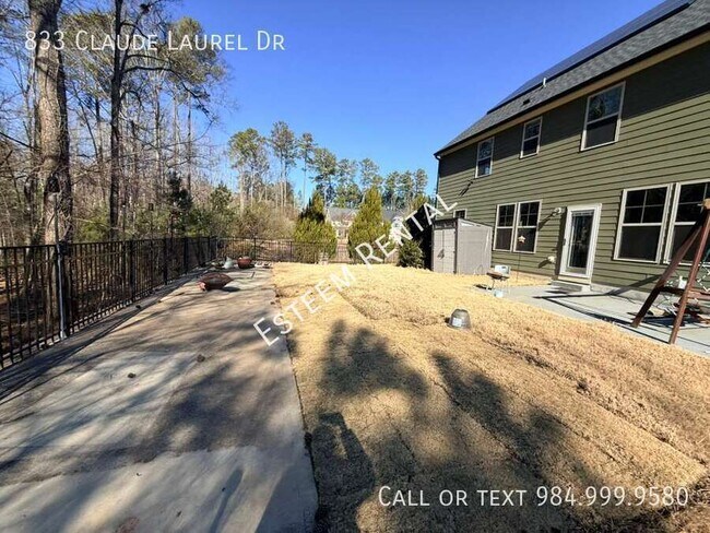 Building Photo - 833 Claude Laurel Dr