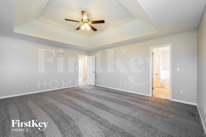 Building Photo - 1114 Camelot Dr
