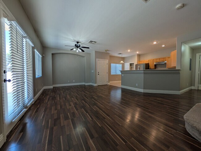 Building Photo - 2-STORY TOWNHOUSE FOR RENT IN ALIANTE NORT...