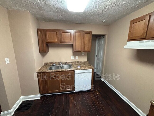 Building Photo - 1706 Meadow Ave