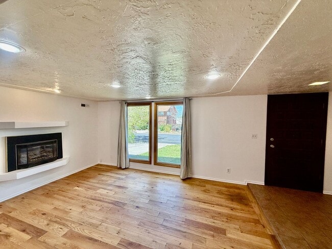 Building Photo - Pet-friendly 4-BR Home in Cedar City with Large Yard