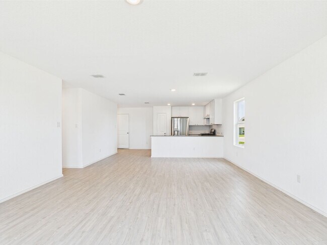 Building Photo - Comfortable and Functional 3 Bedroom, 2 Bathroom Home