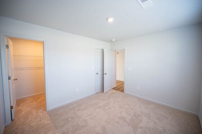 Building Photo - 321 Suhani Ln