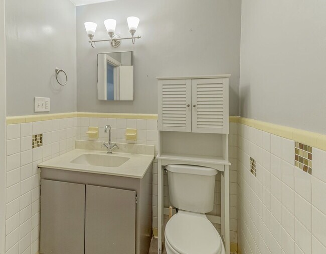 Building Photo - 1452 Birthright St