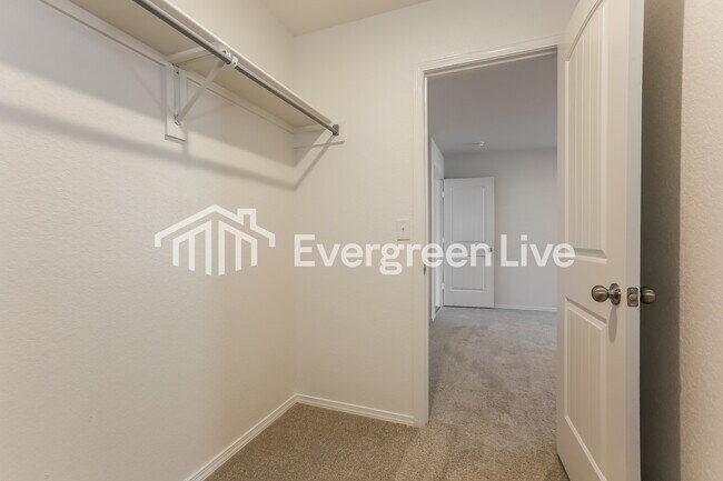 Building Photo - 20 Sourdough Crk Ln