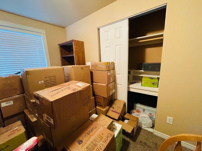 Bedroom 3 - 2682 Southview Plz