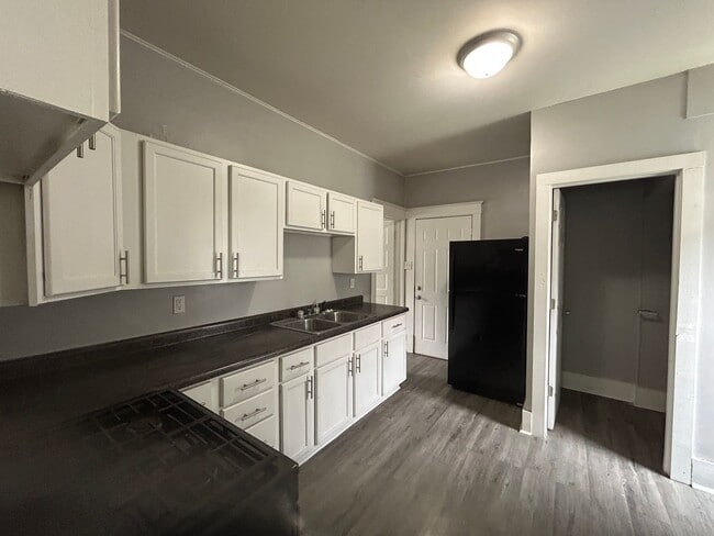 Building Photo - 2 Bedroom 1.5 Bath House in East Moline
