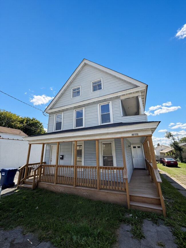 Building Photo - 2419 Lodi St