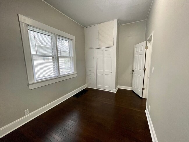 Building Photo - Modern Comfort Meets Classic Charm – 2BR H...