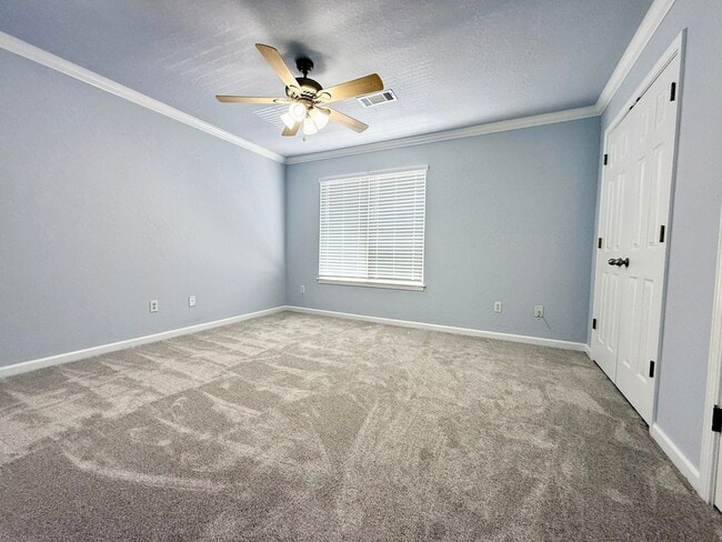 Building Photo - ***611 B Grove***