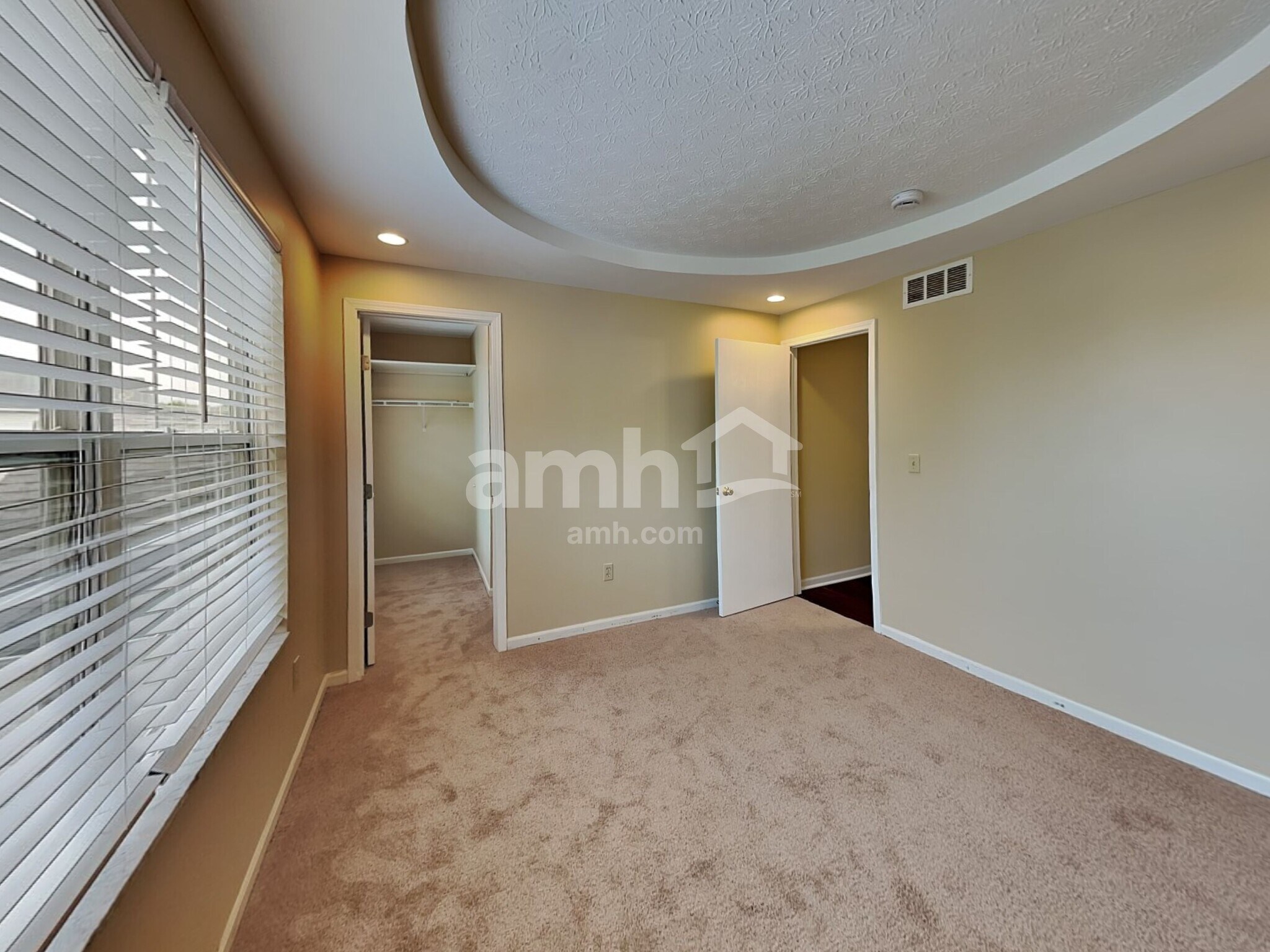 Building Photo - 392 Old Ivory Ct