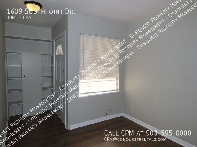 Building Photo - 1609 Southpoint Dr