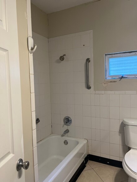 Building Photo - 179 Belmont St