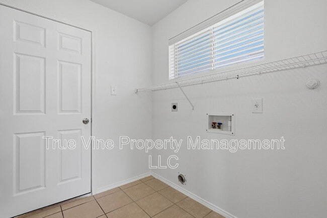 Building Photo - 136 Texas Mulberry