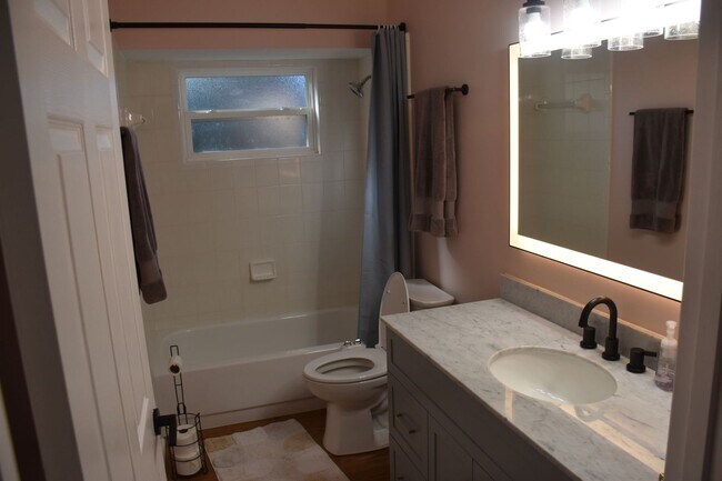 Building Photo - 3/2 Home in The Reserve