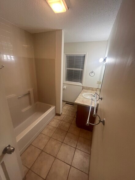 Building Photo - 5 Werner Ct