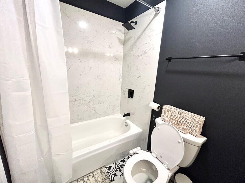 Building Photo - 2500 Kirkwood Dr