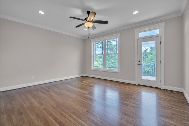 Building Photo - 137 Crawford Lake Dr