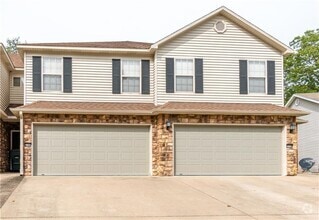 Building Photo - 2110 E Cinnamon Way