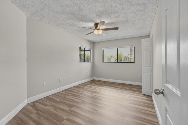 Building Photo - 468 NE 206th Ln