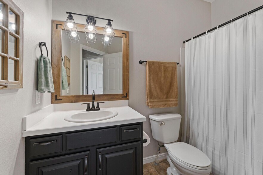 Building Photo - 1546 W 110 N