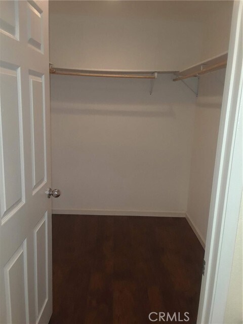 Building Photo - 828 Greenwich Ct
