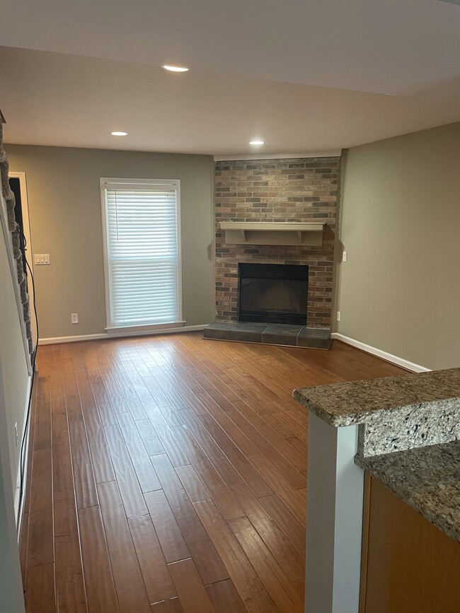 Spacious Living Room - 724 Due West Ave N
