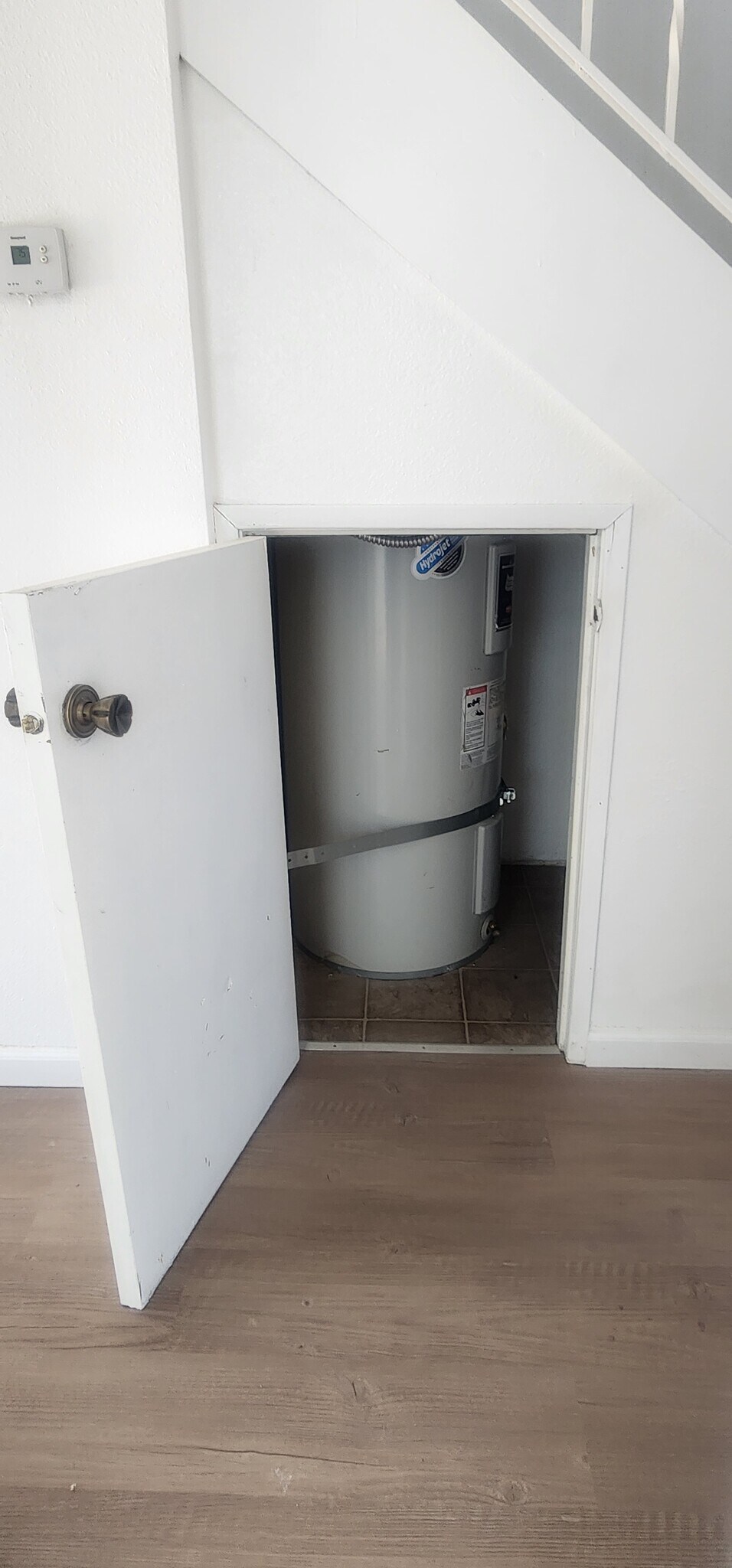 Waterheater - 4304 S Cedar St