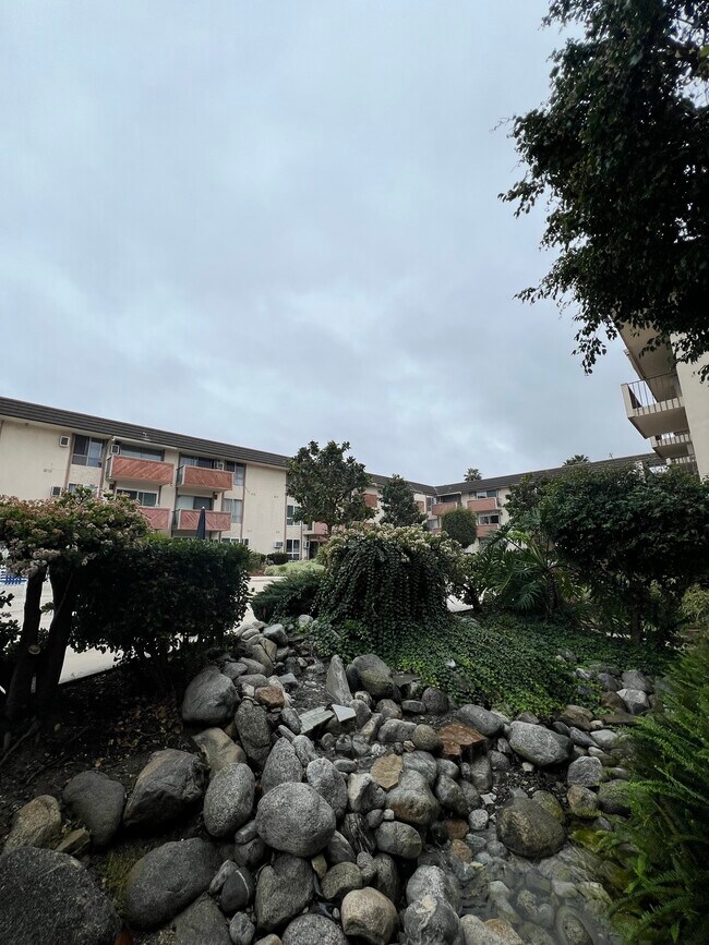 Building Photo - 5585 E Pacific Coast Hwy