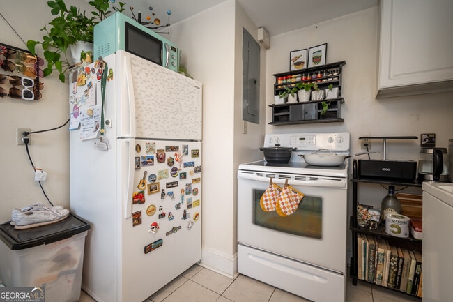 Building Photo - 118 University Dr