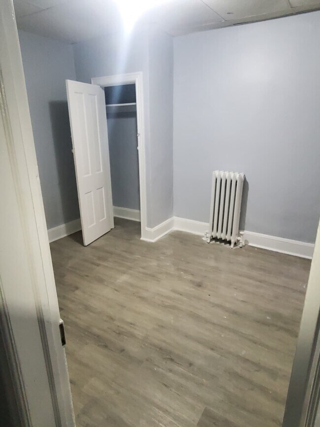 Building Photo - 1112 S Broad St