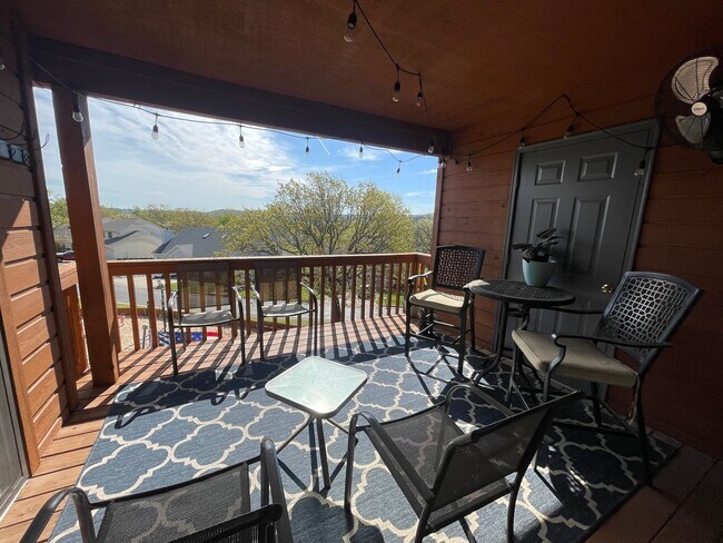 Building Photo - Furnished 2 bedroom 2 bath