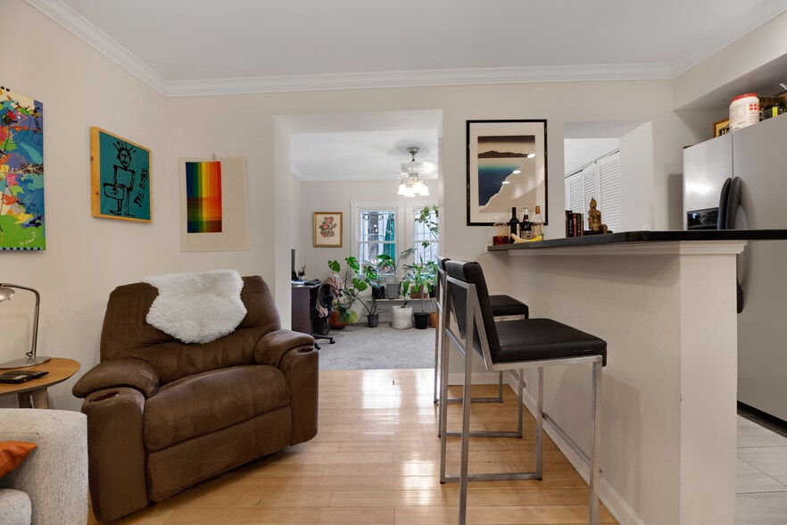 Building Photo - 1233 Raum St NE