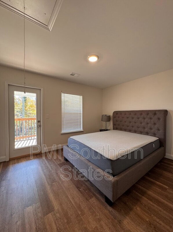 Building Photo - 401 Albus Dr