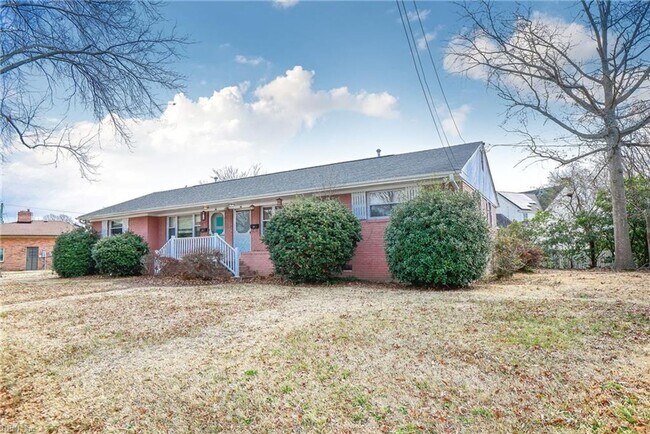 Building Photo - Hampton Duplex 2bed 1 bath